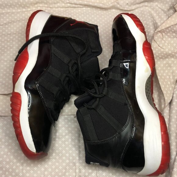 Air Jordan 11 Bred – Size 10.5 - Picture 6 of 8